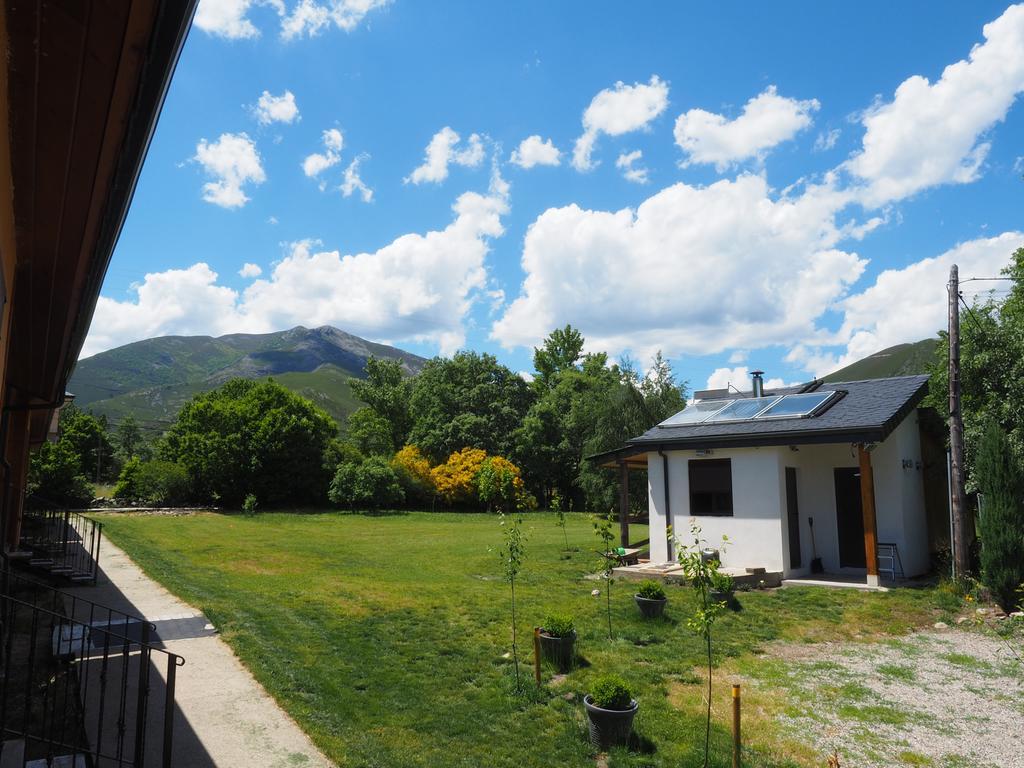 Planet Ancares Villa Candín Exterior photo